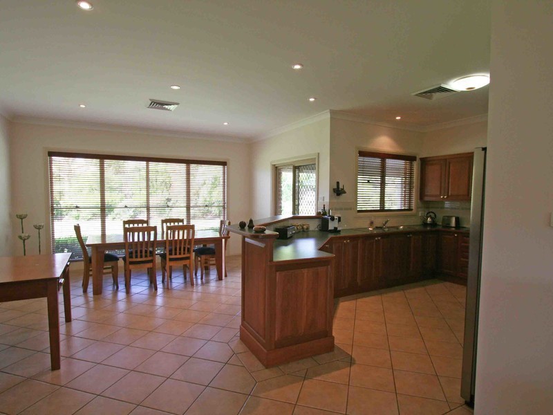 642 Wollombi Road, Bishops Bridge NSW 2326