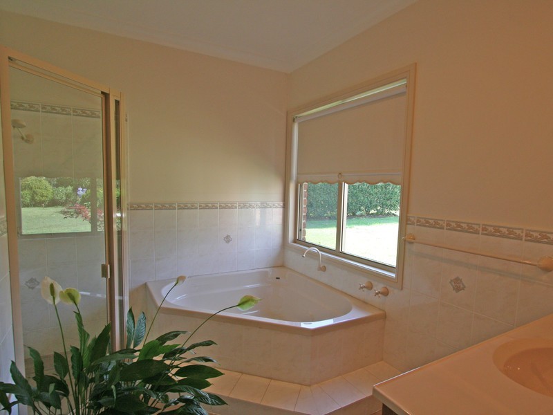 642 Wollombi Road, Bishops Bridge NSW 2326