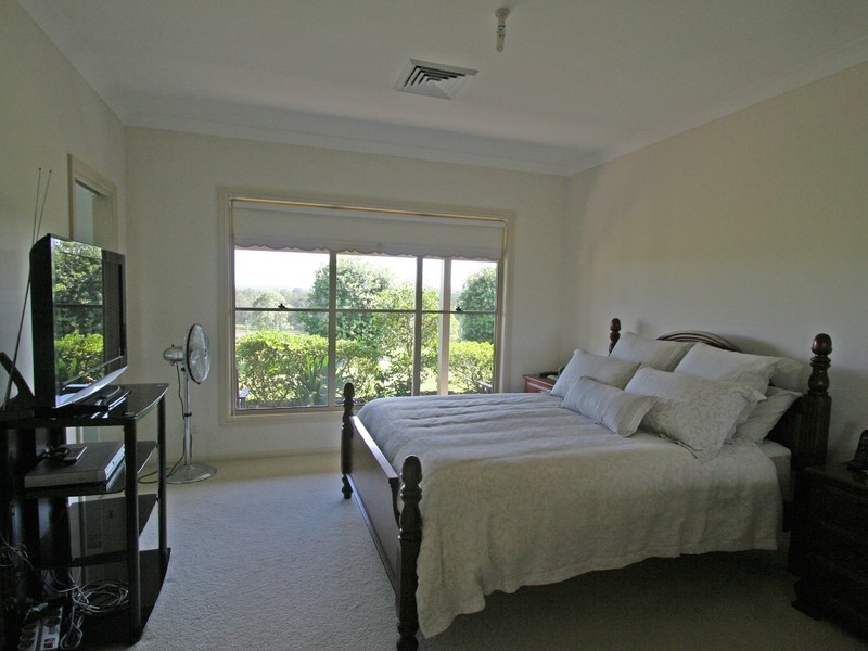 642 Wollombi Road, Bishops Bridge NSW 2326