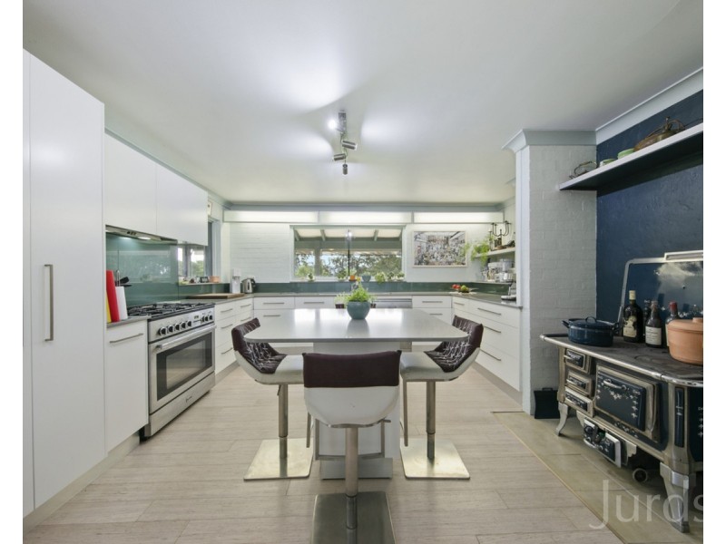 27 Richardson Road, Lovedale NSW 2325