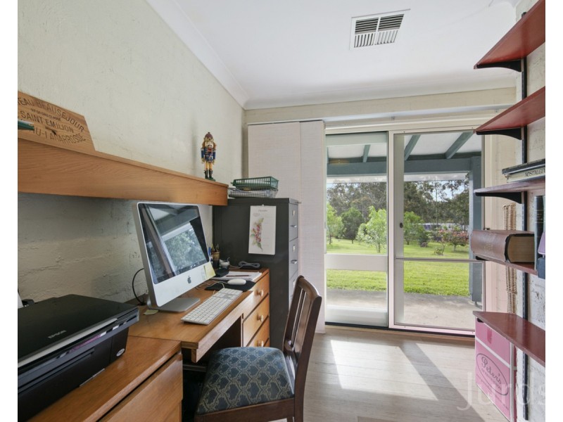 27 Richardson Road, Lovedale NSW 2325