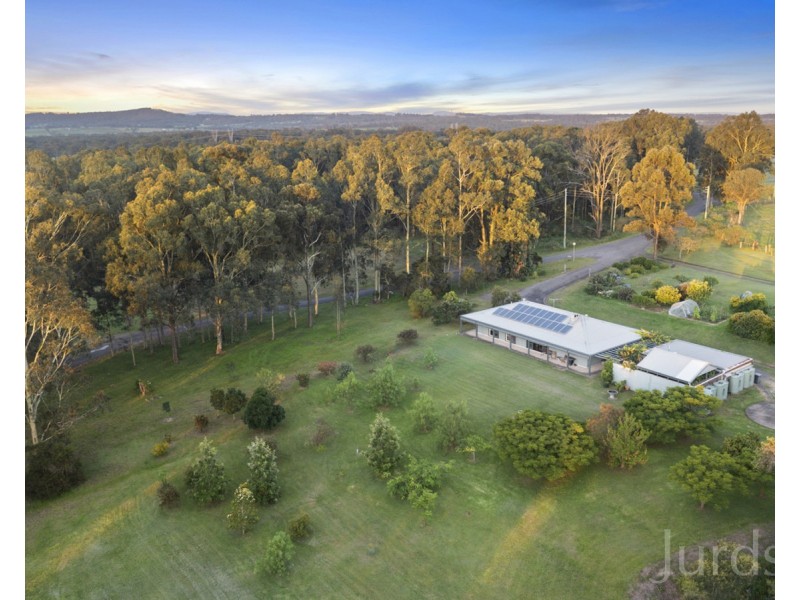 27 Richardson Road, Lovedale NSW 2325