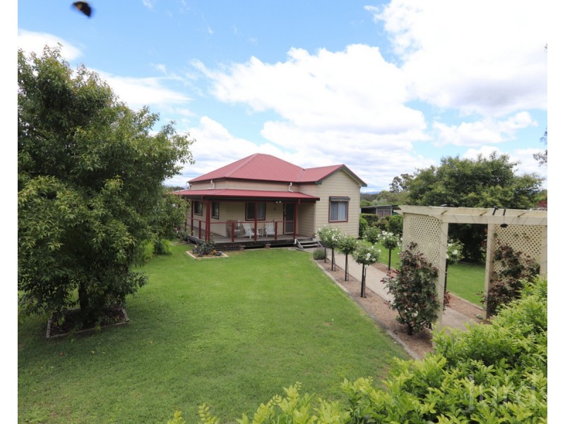 7 Jeffries Street, Kearsley NSW 2325