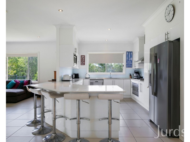 9 Merewether Close, North Rothbury NSW 2335