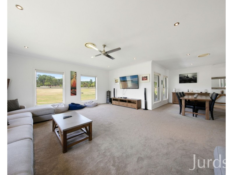 9 Merewether Close, North Rothbury NSW 2335
