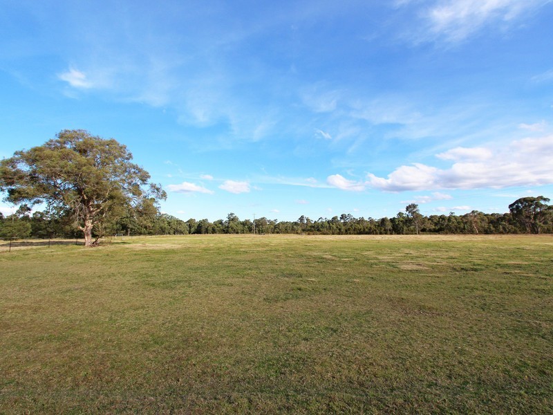 2 / 200/ Quorrobolong Road, Quorrobolong NSW 2325