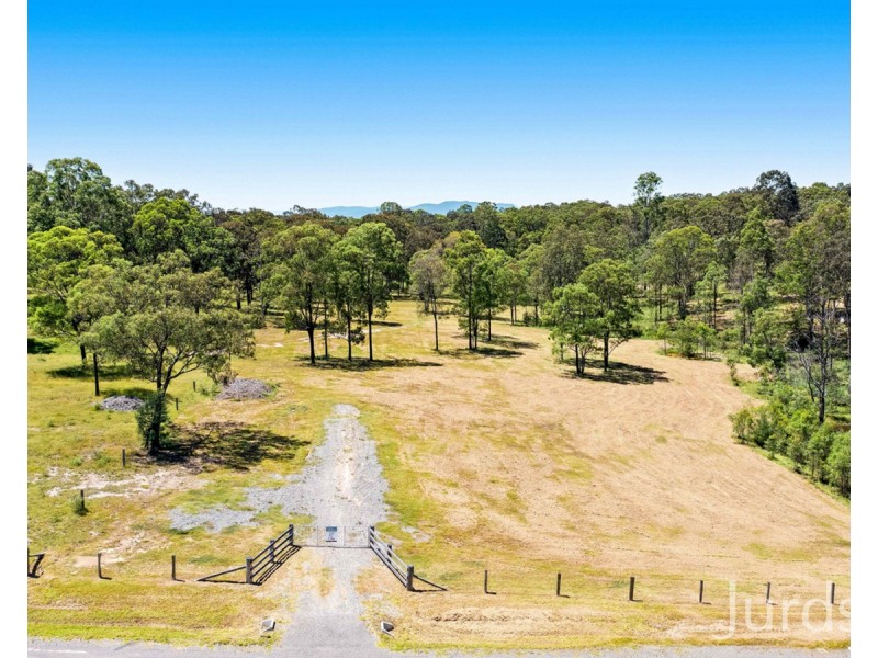 14 Freeman Close (Wattle Ponds), Singleton NSW 2330