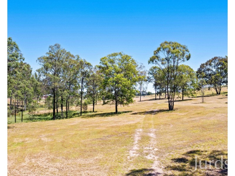14 Freeman Close (Wattle Ponds), Singleton NSW 2330