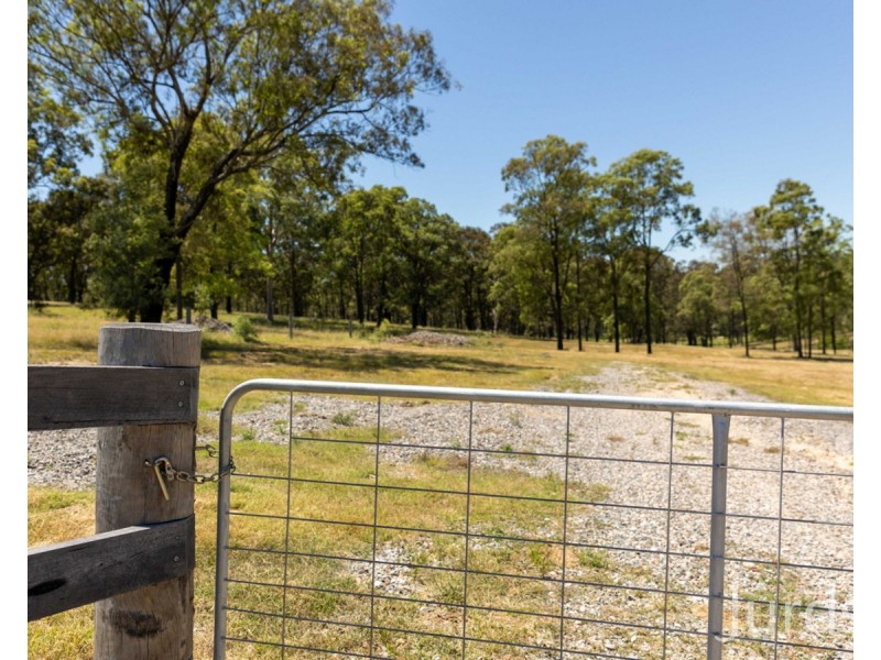 14 Freeman Close (Wattle Ponds), Singleton NSW 2330