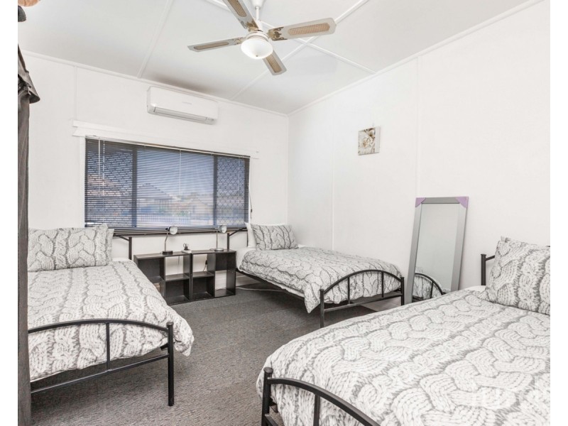 10 Fourth Street, Cessnock NSW 2325