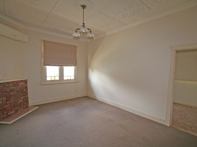 41 Wollombi Road, Cessnock NSW 2325