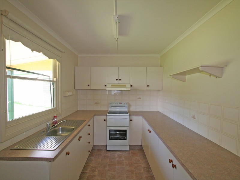41 Wollombi Road, Cessnock NSW 2325