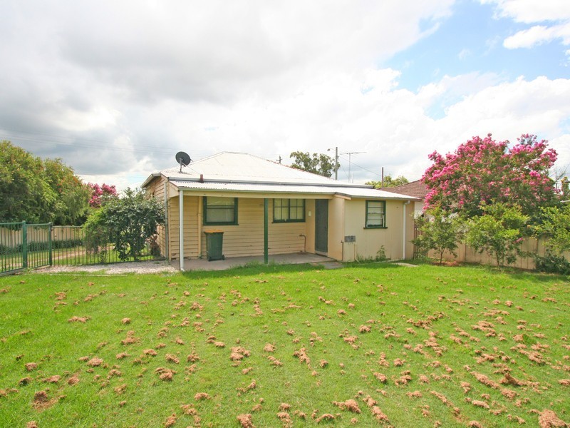 41 Wollombi Road, Cessnock NSW 2325