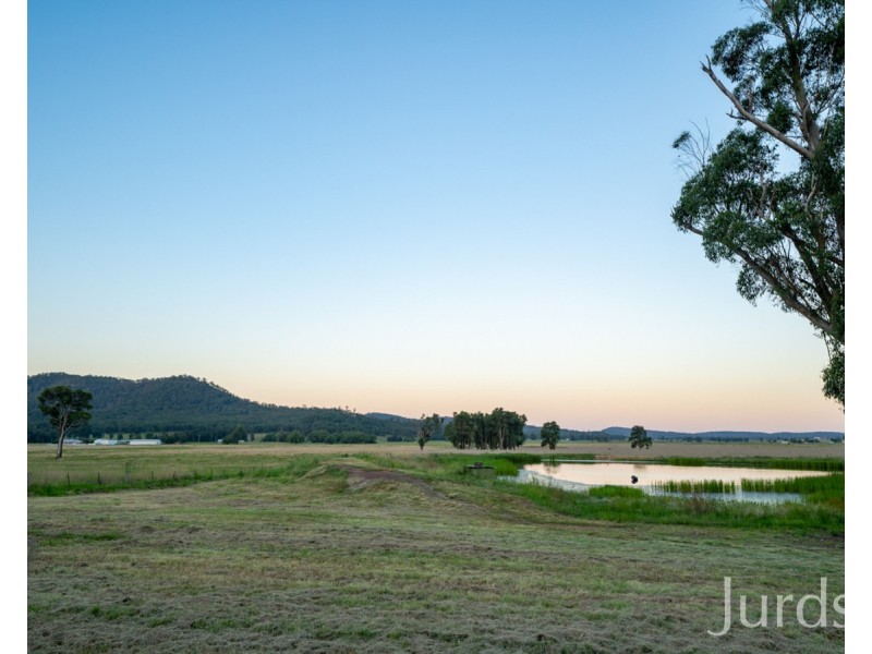 4 Hughes Street, Broke NSW 2330