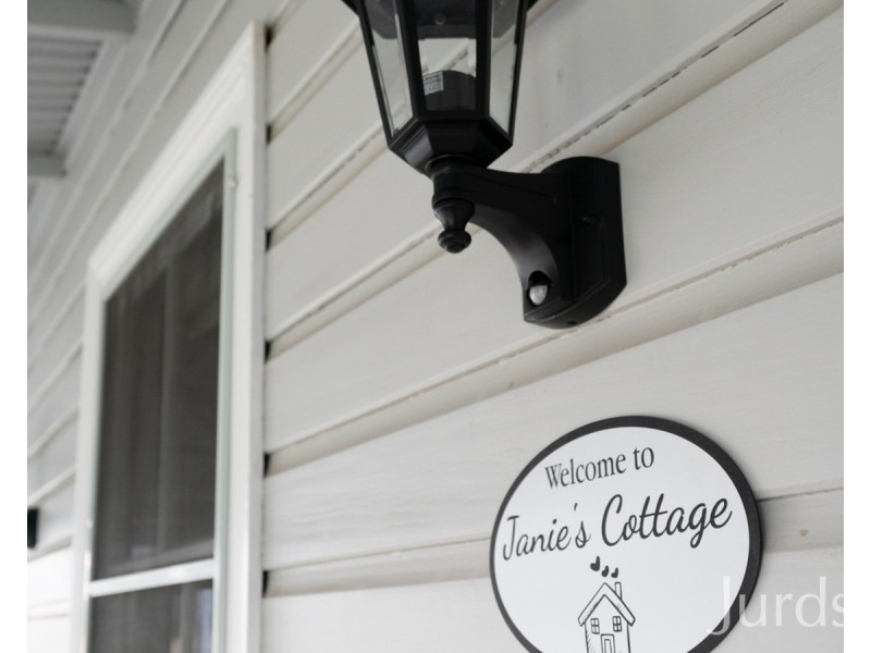 4 Hughes Street, Broke NSW 2330