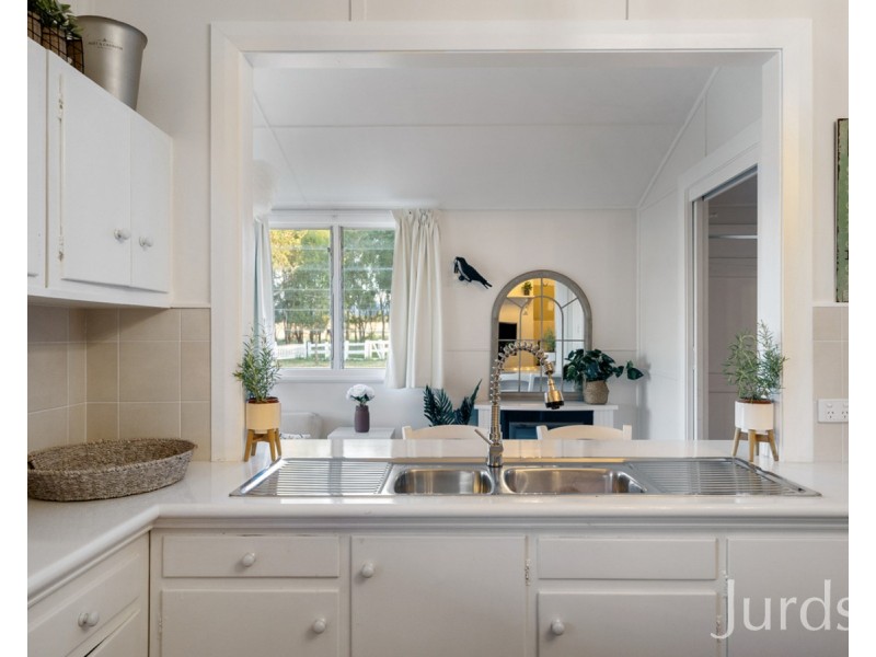 4 Hughes Street, Broke NSW 2330