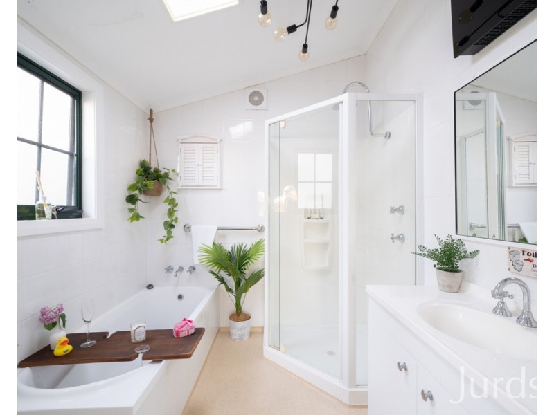 4 Hughes Street, Broke NSW 2330