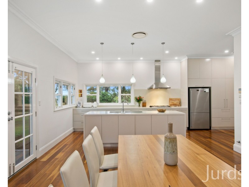 42 Londons Road, Lovedale NSW 2325