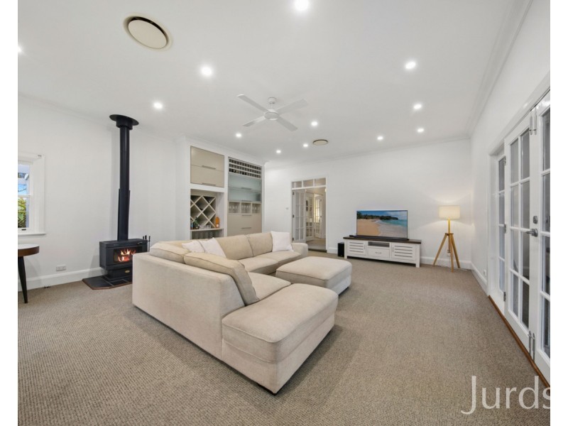 42 Londons Road, Lovedale NSW 2325