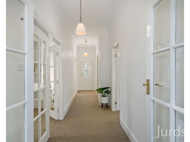 42 Londons Road, Lovedale NSW 2325