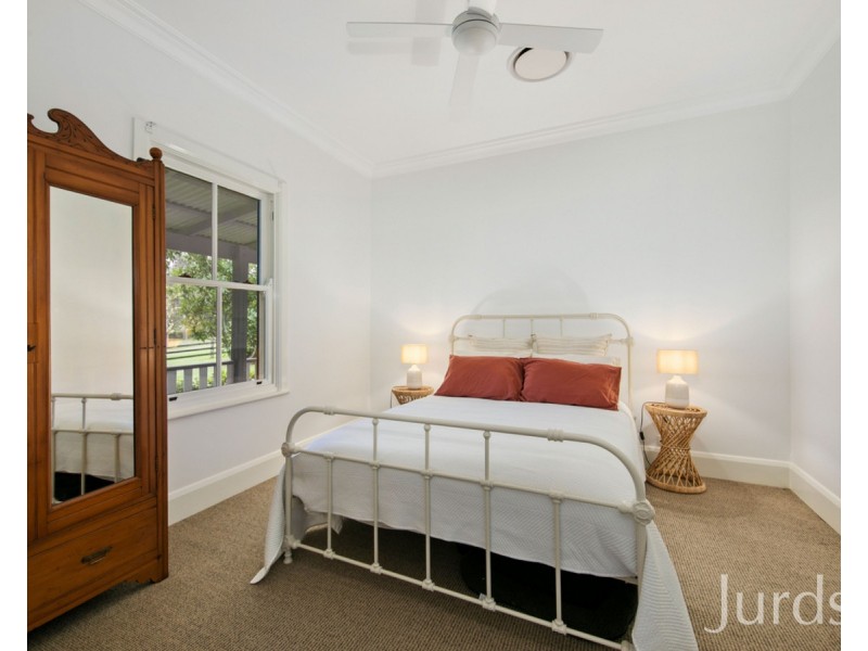 42 Londons Road, Lovedale NSW 2325