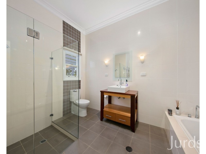 42 Londons Road, Lovedale NSW 2325