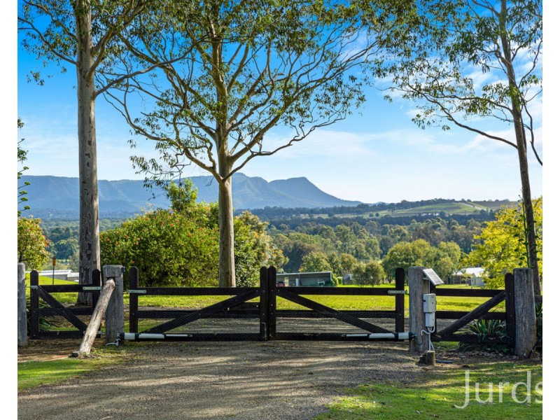 42 Londons Road, Lovedale NSW 2325