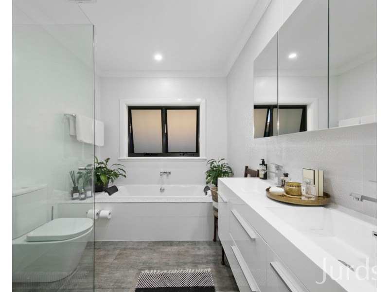 2 Maculata Place, Pokolbin NSW 2320