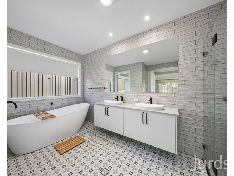 16 Portrush Avenue, Cessnock NSW 2325