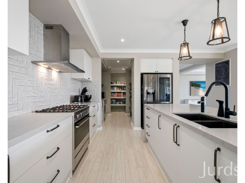 16 Portrush Avenue, Cessnock NSW 2325