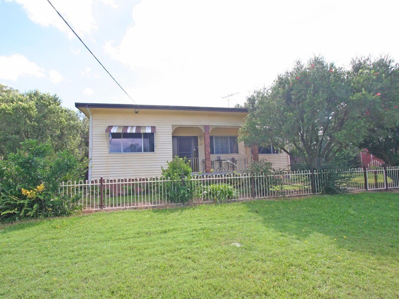 27 Cooma Street, Abermain NSW 2326