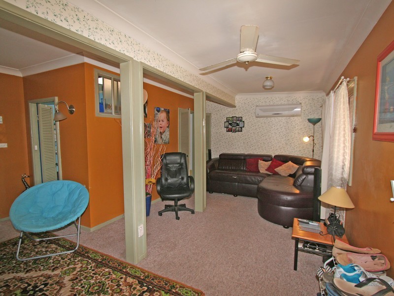 27 Cooma Street, Abermain NSW 2326