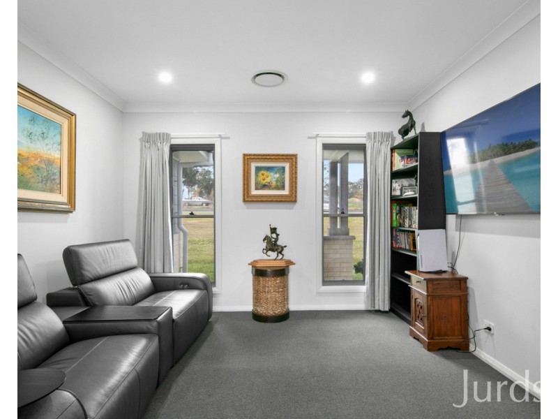 127 Lakes Folly Drive, Branxton NSW 2335