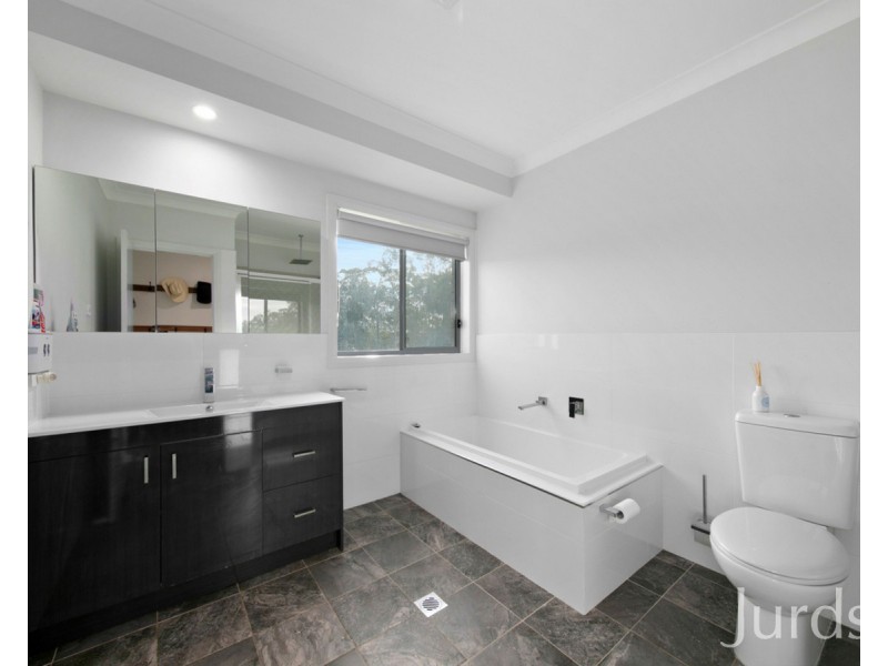 127 Lakes Folly Drive, Branxton NSW 2335