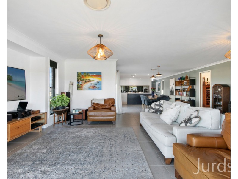 71 Davis Street, Millfield NSW 2325