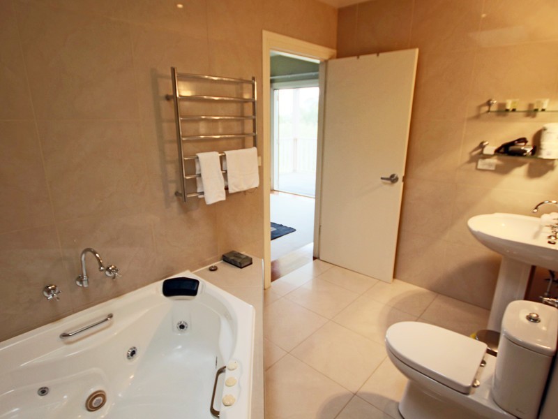 77 Wilderness Road, Lovedale NSW 2325