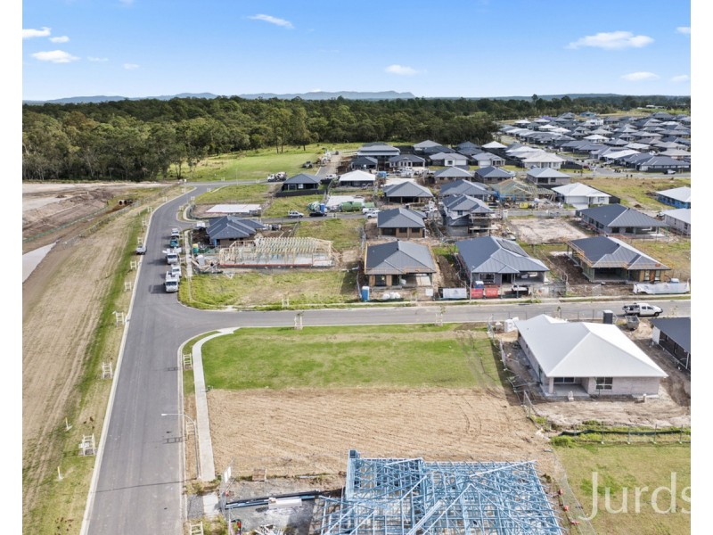 17 Ballyneal Crescent, Heddon Greta NSW 2321