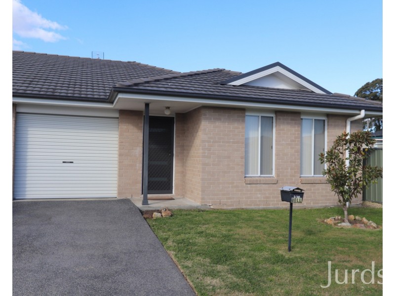 2/30 Elizabeth Street, Cessnock NSW 2325