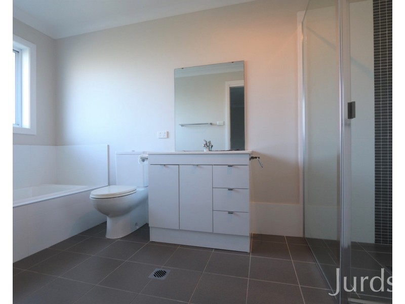 2/30 Elizabeth Street, Cessnock NSW 2325