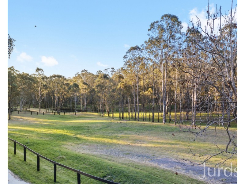 15 Merewether Close, North Rothbury NSW 2335