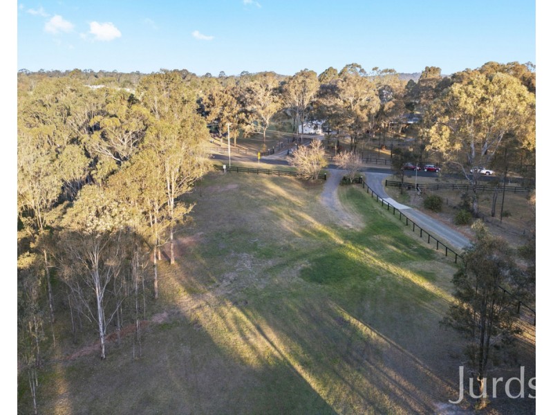 15 Merewether Close, North Rothbury NSW 2335