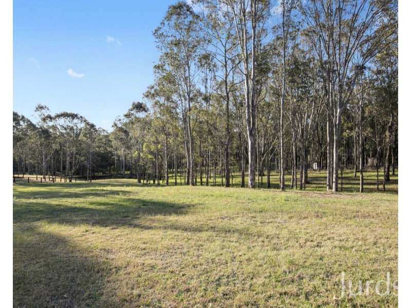15 Merewether Close, North Rothbury NSW 2335