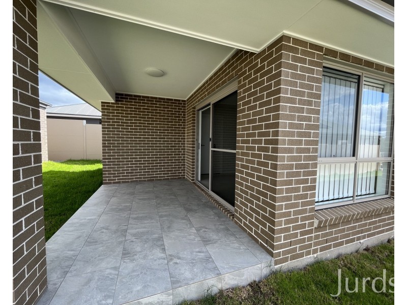 142 Triton Boulevard, North Rothbury NSW 2335