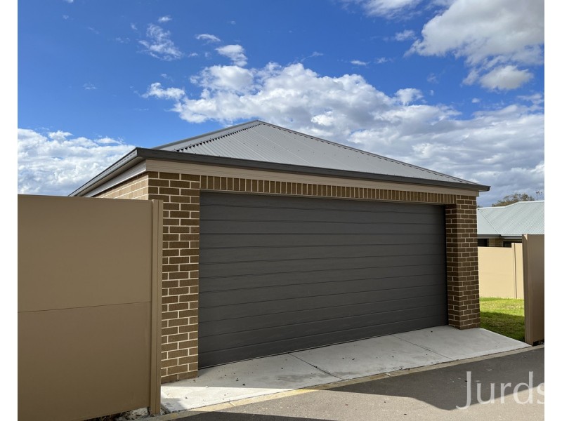 142 Triton Boulevard, North Rothbury NSW 2335