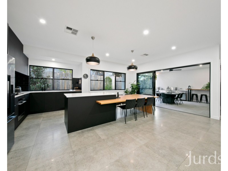 13 Liquid Amber Close, Pokolbin NSW 2320