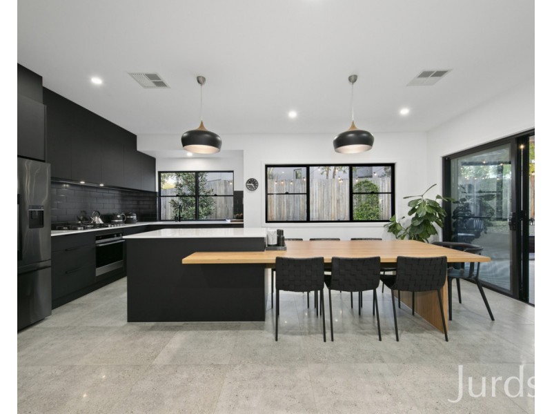 13 Liquid Amber Close, Pokolbin NSW 2320