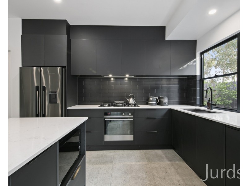 13 Liquid Amber Close, Pokolbin NSW 2320