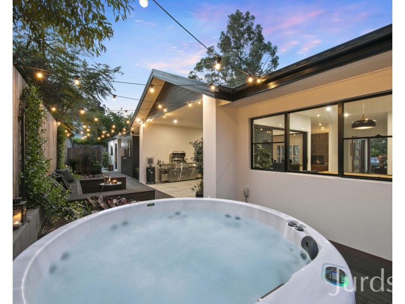 13 Liquid Amber Close, Pokolbin NSW 2320