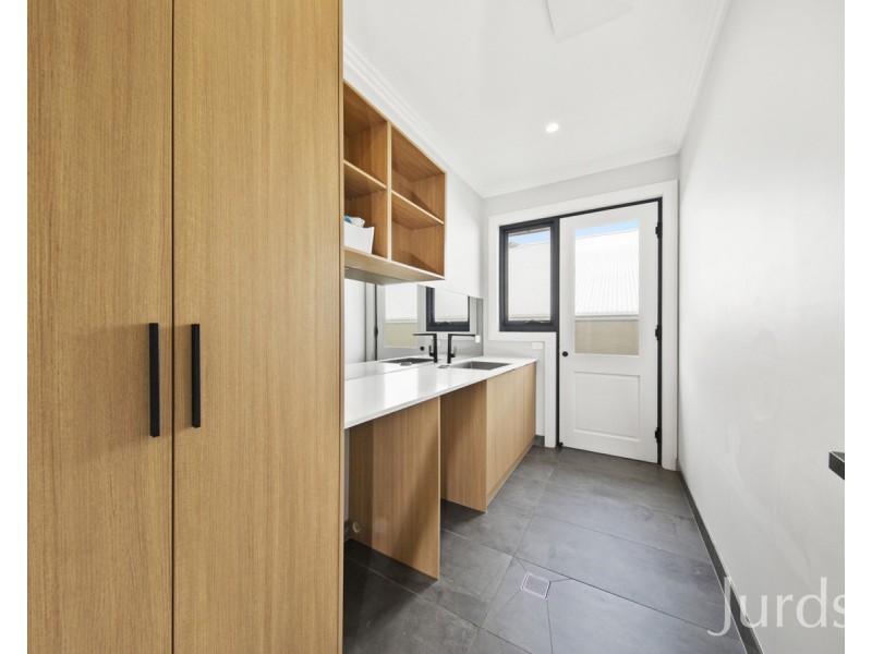 16 Judge Road, North Rothbury NSW 2335