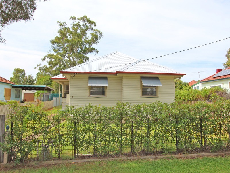 4 Desmond Street, Cessnock NSW 2325